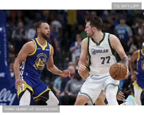 佩奇亮相独行侠对阵雷霆季前赛现场萌力十足引发球迷热议