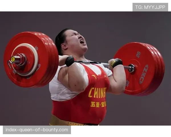 李雯雯举重获银牌 奥运冠军谈新秀挑战压力